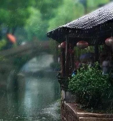 特别喜欢听雨声